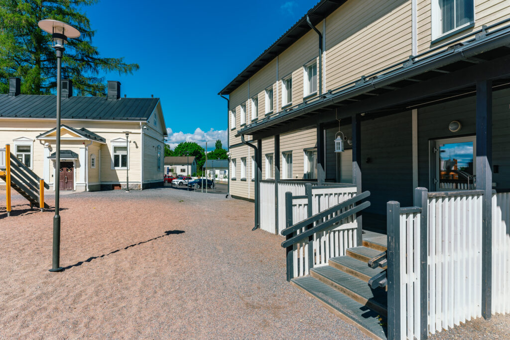 Entré till Parmacos dynamiska skola vid Messukylän skola.