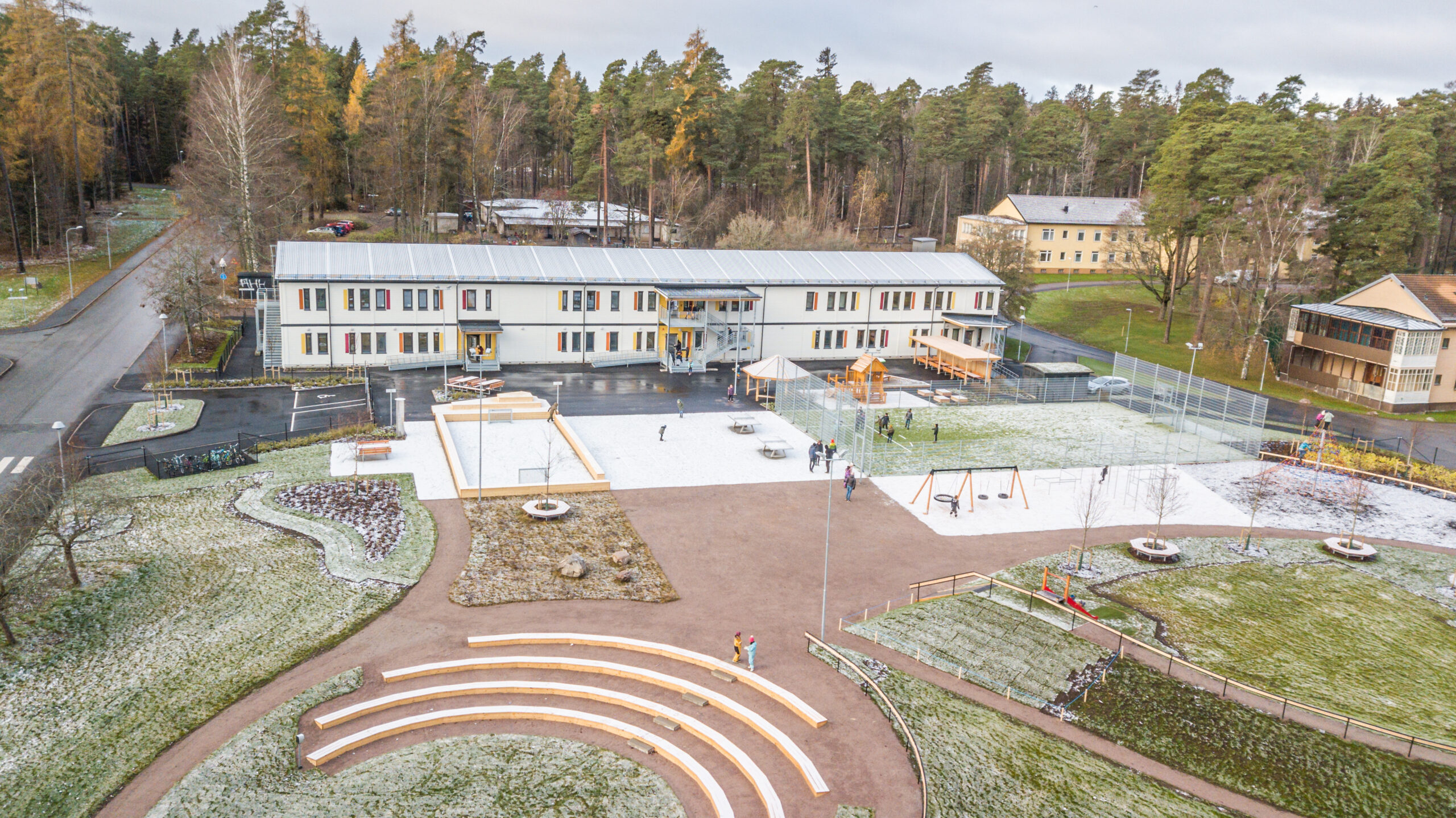 Rosendalsskolan i Uppsala med tillhörande skolgård.
